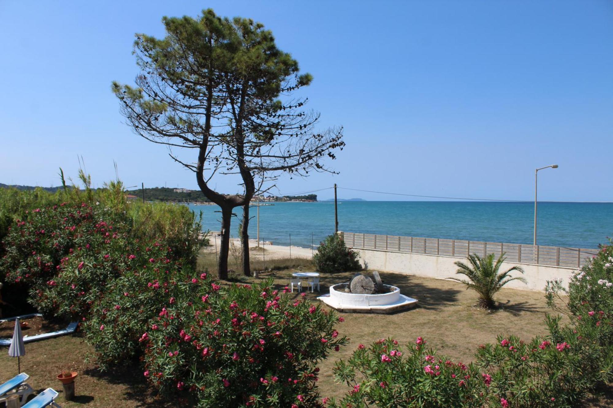 Anastazia'S Seaside Apartments Roda  Exterior photo